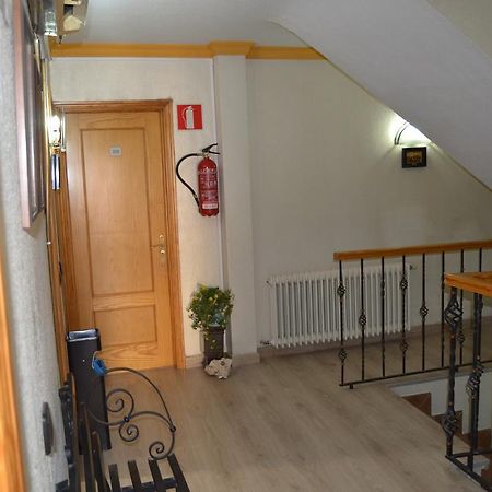 Hostal Don Juan I Alcalá de Henares Eksteriør billede