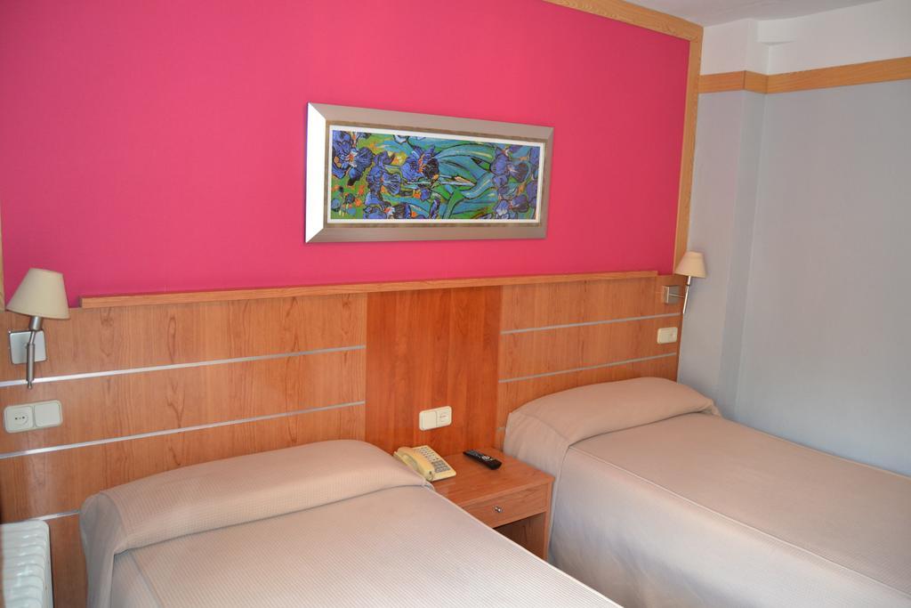 Hostal Don Juan I Alcalá de Henares Værelse billede