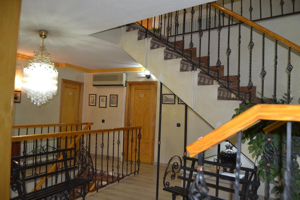 Hostal Don Juan I Alcalá de Henares Eksteriør billede