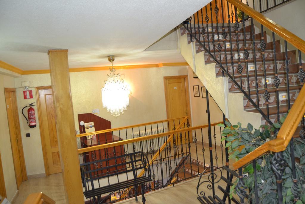 Hostal Don Juan I Alcalá de Henares Eksteriør billede