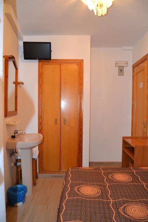 Hostal Don Juan I Alcalá de Henares Eksteriør billede