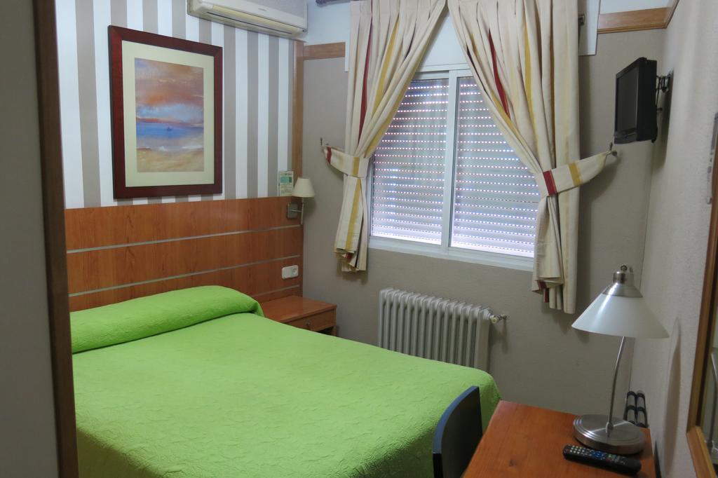 Hostal Don Juan I Alcalá de Henares Eksteriør billede